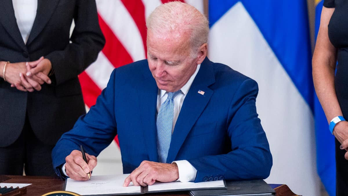 biden, tecnologia, estados unidos, china, red latina, redlatinastl, ley chips, guerra tecnologica, represion